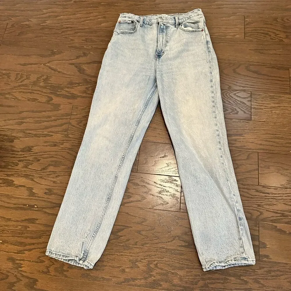 Abercrombie & Fitch The ’90s Straight Ultra High Rise Jeans Light Wash Size 29/8